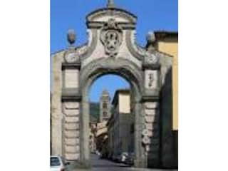 Eingangstor von Pescia