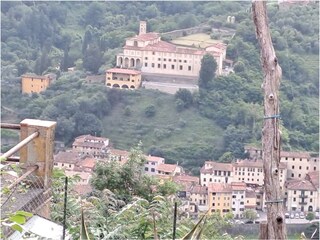 Blick auf Pescia von der Terrasse Casa Rosa