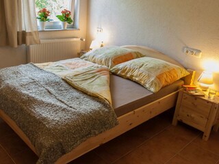 Schlafzimmer 1