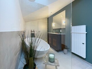 Feld-Wald-Wiese, Bad 1