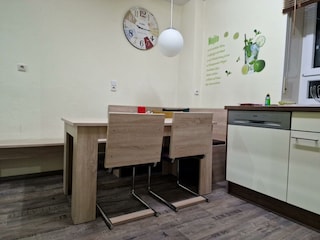Kläschter Gästewohnung-Küche und  Essplatz