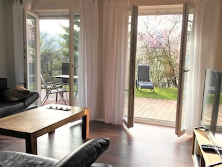 Ferienwohnung Gorxheimertal, Blick zur Terrasse