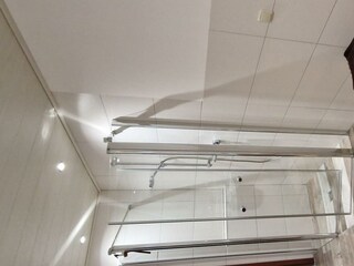 Bad mit begehbarer Dusche