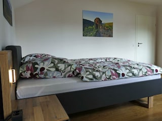 Schlafzimmer 1
