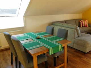 Esstisch und Sitzecke