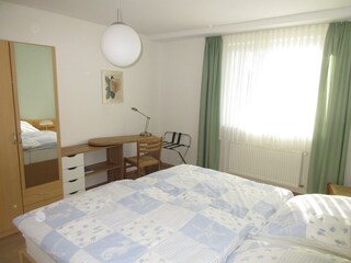 Ferienwohnung Obstgarten- Schlafzimmer 1