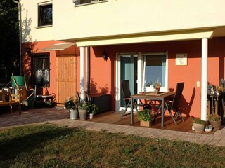 Im Paradies-Hausansicht und Terrasse