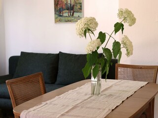 1_1Wohnzimmer Esstisch