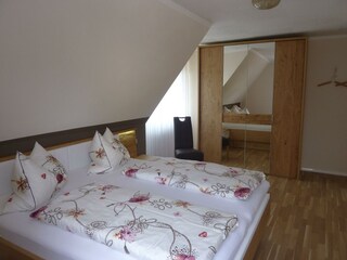 Lioba Kunst-Schlafzimmer