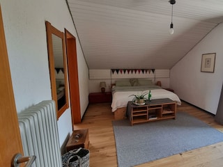 Fewo Am Kirchberg-Schlafzimmer 1