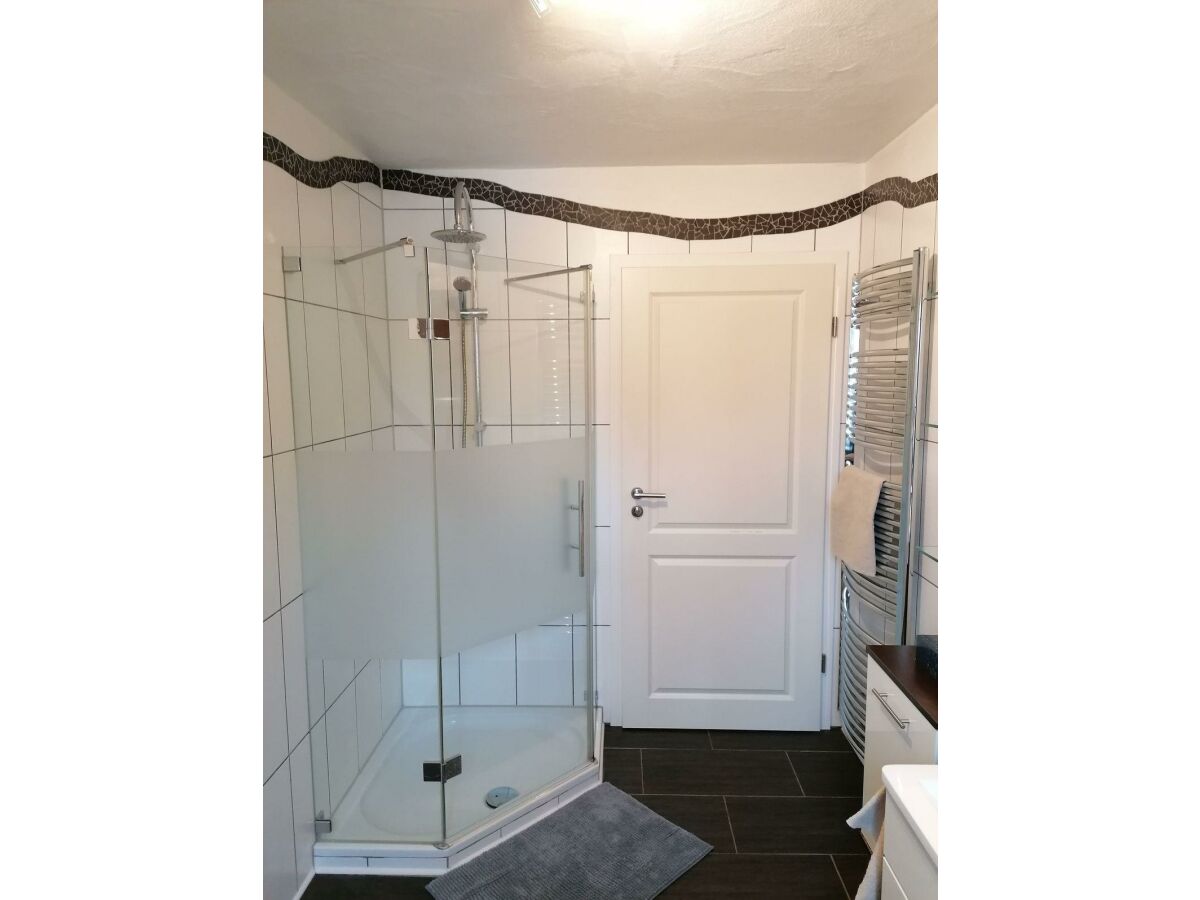 Farrenkopf-Badezimmer Dusche