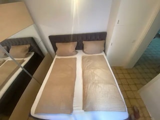 Ferienwohnung Blick ins Grüne, Schlafzimmer 1