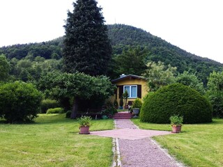 Haus im Grünen-Grundstück