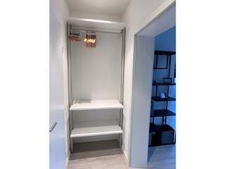 Forststrasse Apartment-Kleiderschrank