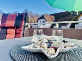 Genießen Sie die Abendsonne auf dem Balkon