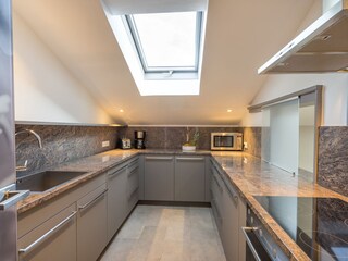 hochwertig ausgestattete Küche