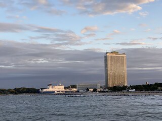 Das Maritim und Traveeinfahrt