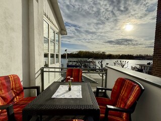 Blick auf die Trave vom Balkon