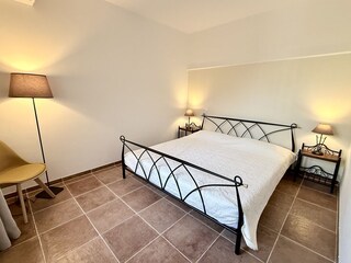 Schlafzimmer 2 180 x 200 cm