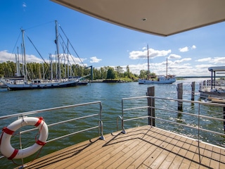 Blick vom Deck des Bootes