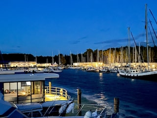 Unser Boot bei Nacht...