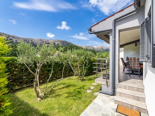 Villa Marin Baška garden