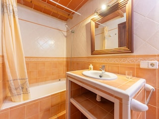 Villa Es Llombards Features 42