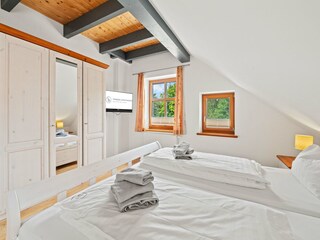 große Schränke in den Schlafzimmern