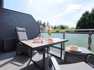 Dachterrasse mit Loungemöbeln