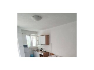 Apartment Povljana  12