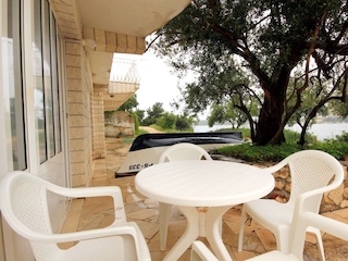 Apartment Grebastica  25