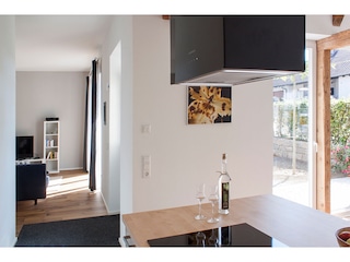 Küche mit Blick zum Wohnzimmer