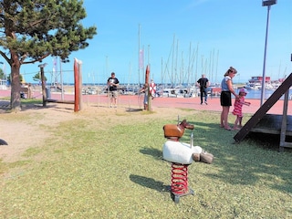 Wikingerspielplatz auf der Promenade im Ostseebad Damp