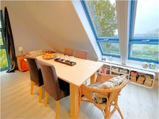 2. Wohn-/Essraum im DG