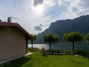 Villa am Idrosee mit Bergblick