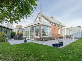 Charmantes Ferienhaus mit Wintergarten