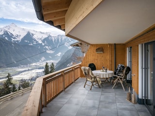 Große Terrasse mit Blick ins Zillertal