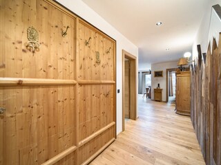 Eingangsbereich, Garderobe, Bergpanorama aus Altholz