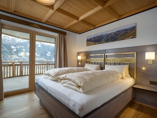 Schlafzimmer 1 mit Bergblick