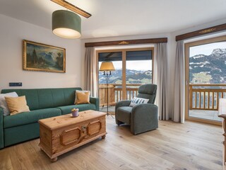 Wohnzimmer mit komfortabler Ausziehcouch