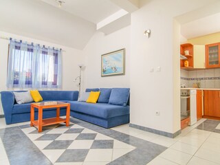 Apartment Okrug Gornji  23