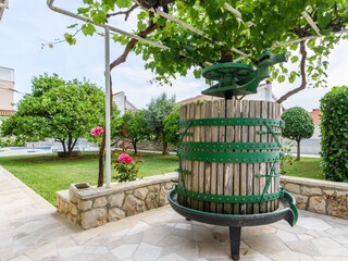 Apartment Okrug Gornji  16