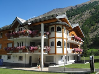 Apartamento de vacaciones Saas-Grund Grabación al aire libre 2