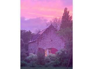 Sonnenuntergang über dem Ferienhaus