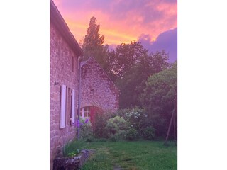 Sonnenuntergang über dem Ferienhaus
