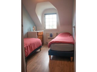 Schlafzimmer 2 mit zwei Einzelbetten