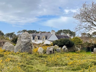 Les Glycines – Blick auf die Hinkelsteine von Carnac