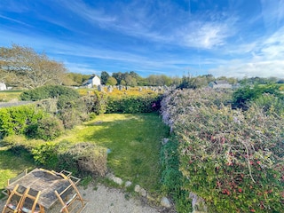 Les Glycines – Blick in den Garten