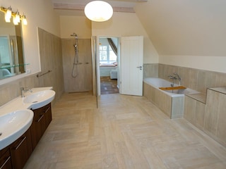 Badezimmer 1