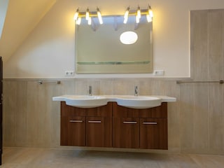 Badezimmer 1